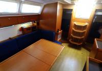 bateau à voile bavaria 46 cruiser voilier salon intérieur 2